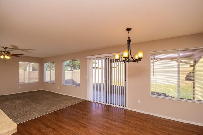 Building Photo - 14844 W Columbine Dr