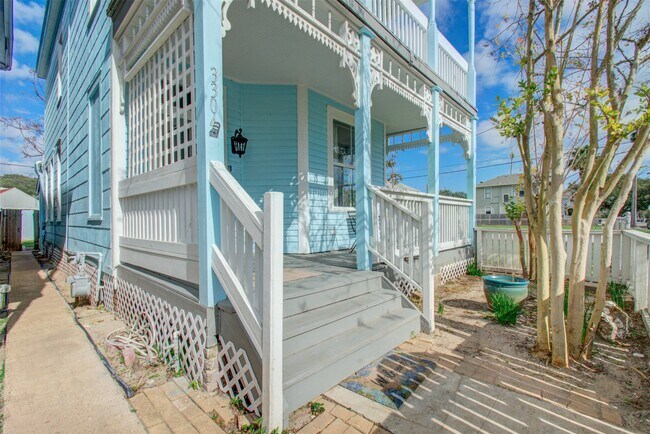 Building Photo - 3304 Avenue Q