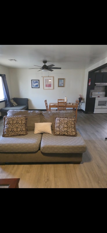 Building Photo - 613 W Sequoyah Ave