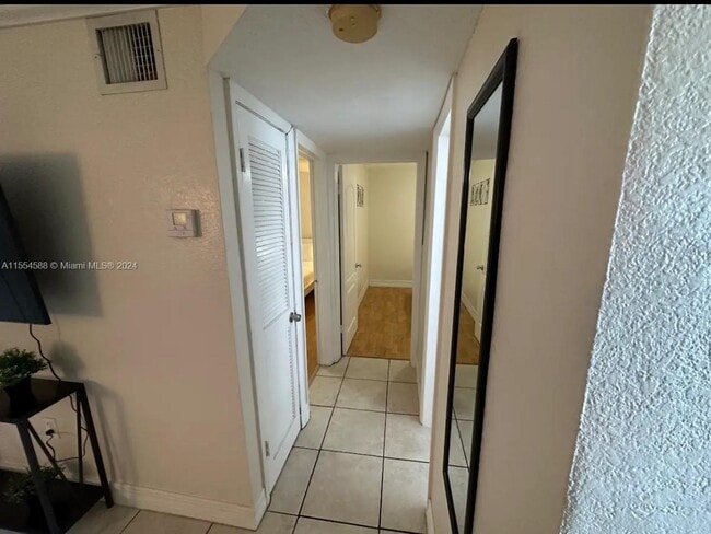 Building Photo - 427 SW 6th St