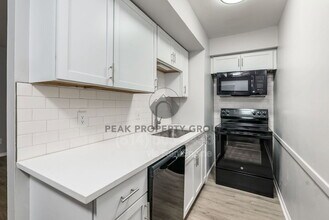 Building Photo - 558 Riverview Dr