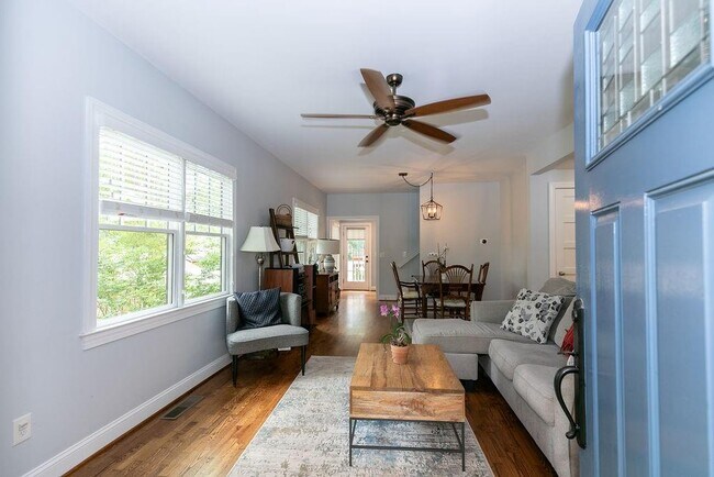 Foto del edificio - 585 Warwick St SE
