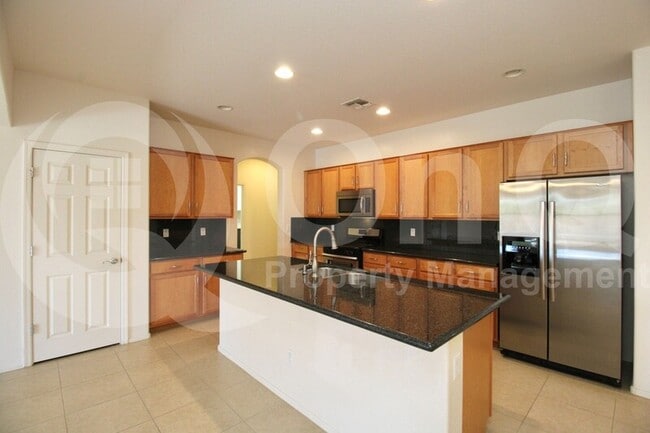 Building Photo - 2951 E Fandango Dr