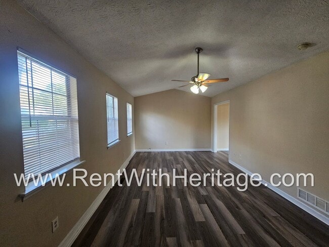 Building Photo - WOW!!!....WHAT AN AWESOME HOME. GREAT HOME...