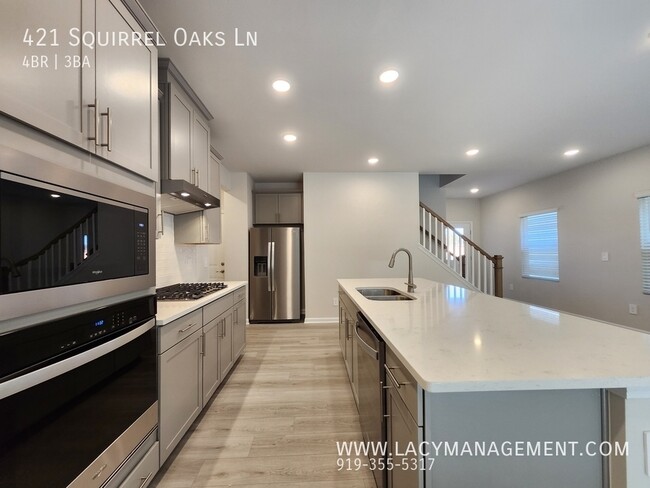 Foto del edificio - 421 Squirrel Oaks Ln