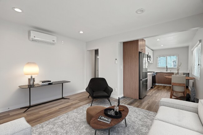 Foto del edificio - 1358 W 36th St