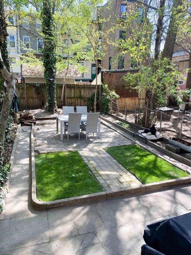 Foto principal - 253 5th St