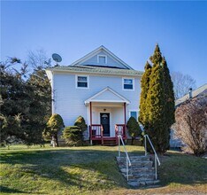 Building Photo - 33 Holmes Rd