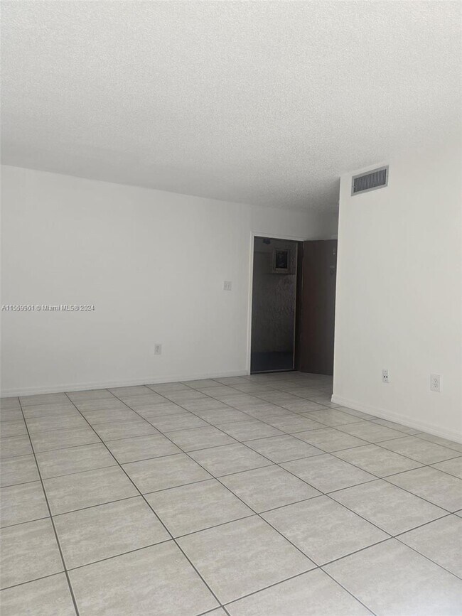 Foto del edificio - 10641 SW 108th Ave
