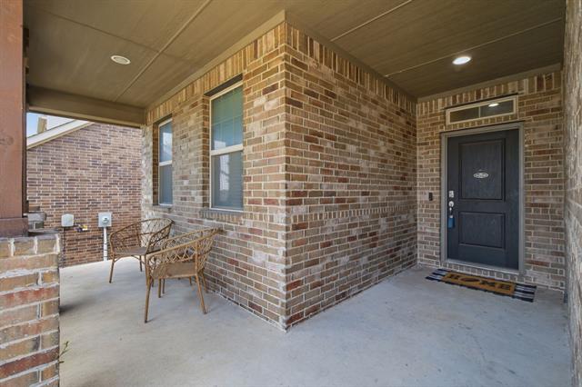 Foto del edificio - 716 Monarch Ln