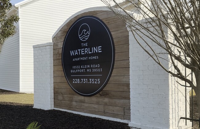 Building Photo - The Waterline