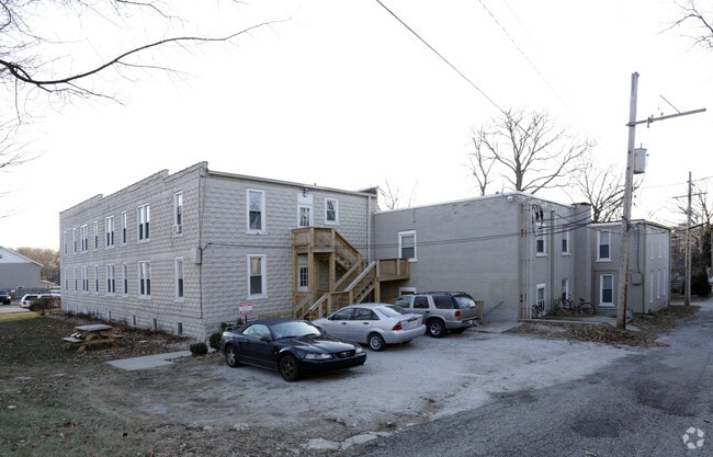 Building Photo - Monroe Apartments