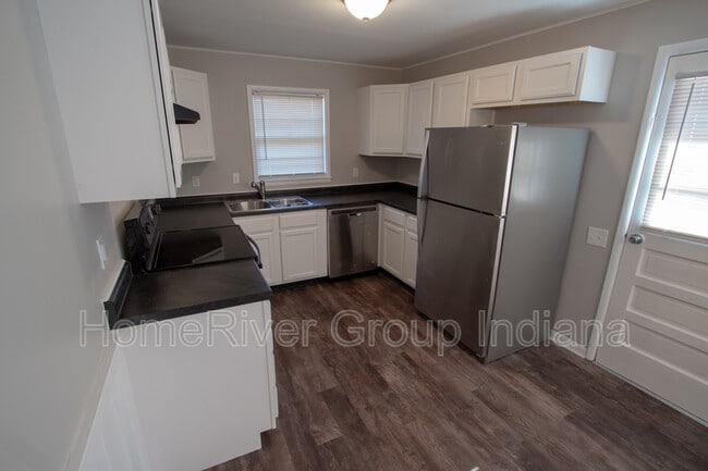 Building Photo - 5905 Nash Ln