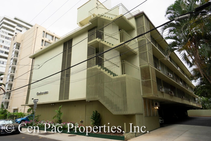 Primary Photo - Studio in Waikiki, with 1 parking stall