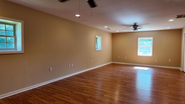 Foto del edificio - 463 Old Moncks Corner Rd