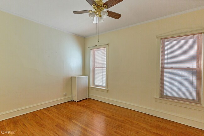 Foto del edificio - 6528 N Bosworth Ave