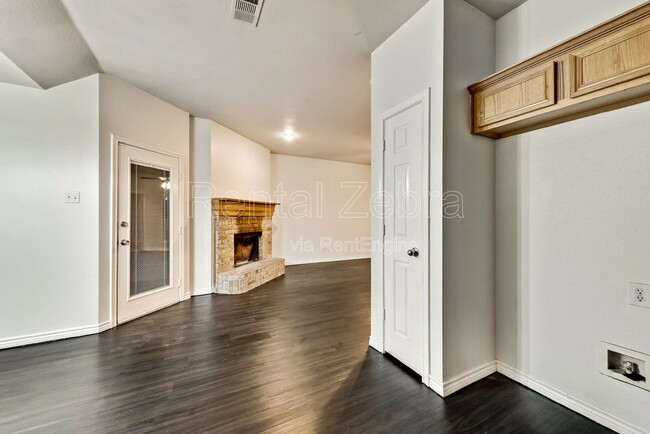 Foto del edificio - 1231 Shelby Dr