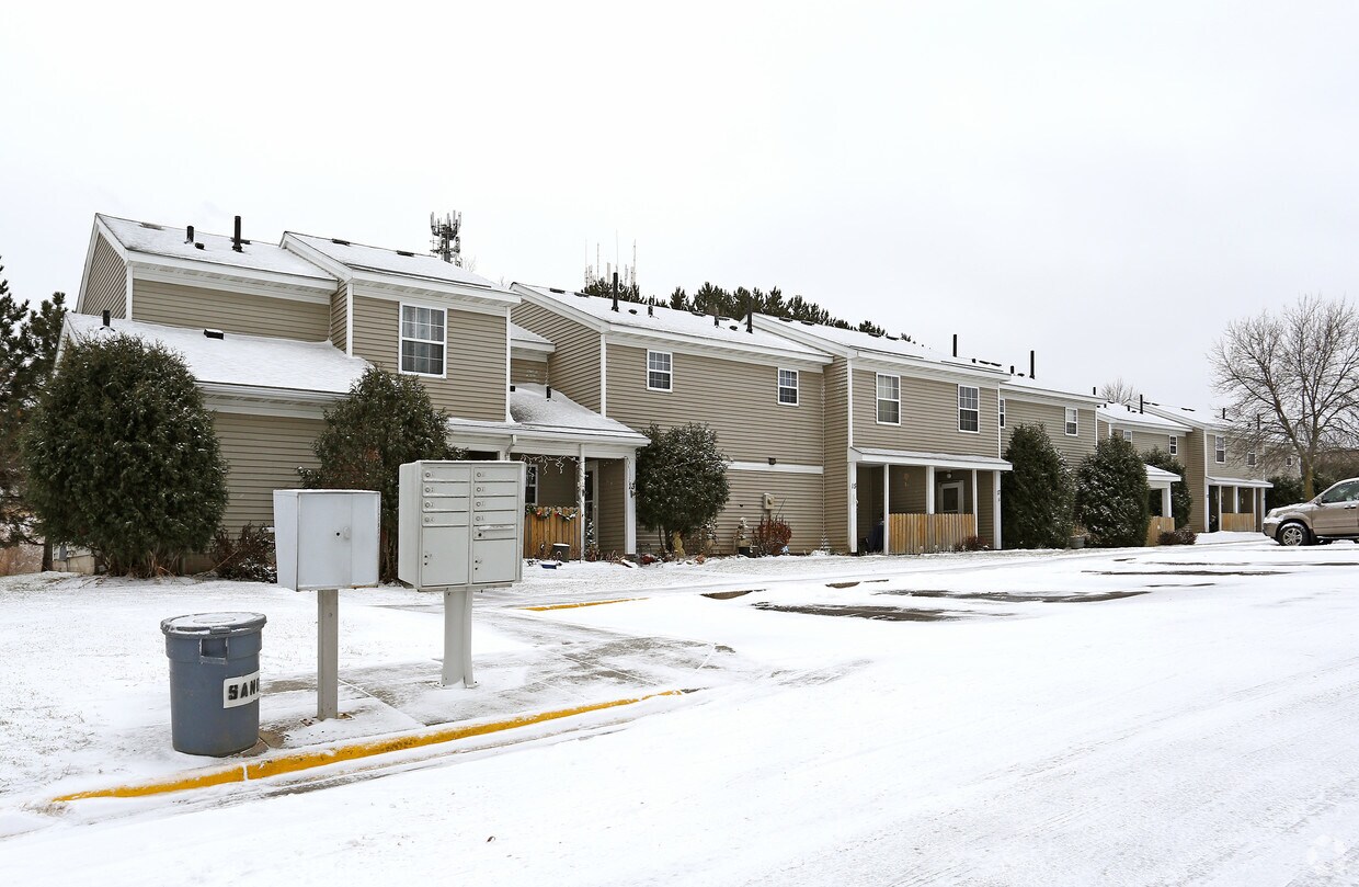 Foto del edificio - Century Hills Townhomes