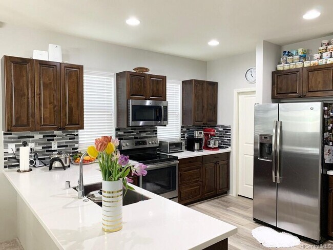 Building Photo - Great 4 bd/3 ba Home for Lease in Ewa Beach