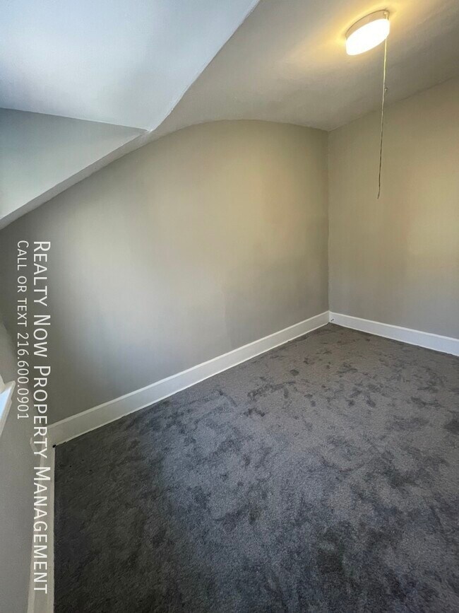 Building Photo - 3540 Trent Ave