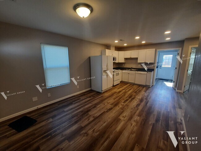 Foto del edificio - 2 Bedroom House for Rent | Easy Access to Kansas & Chestnut Expwy