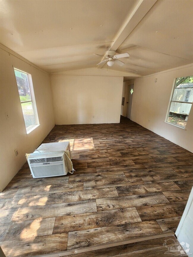 Building Photo - 6212 Montgomery Ave