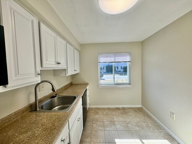 Foto del edificio - 13 Beal's Cove Rd