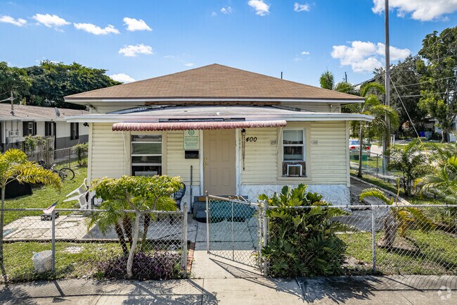 Frontage on 4th St - 400 NE 4th St