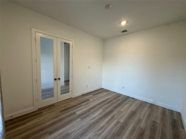 Building Photo - 4802 Avon Ridge Way