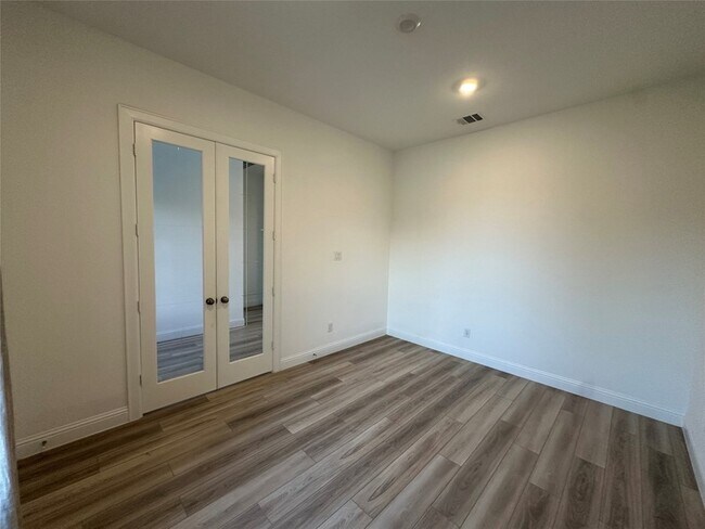 Foto del edificio - 4802 Avon Ridge Way