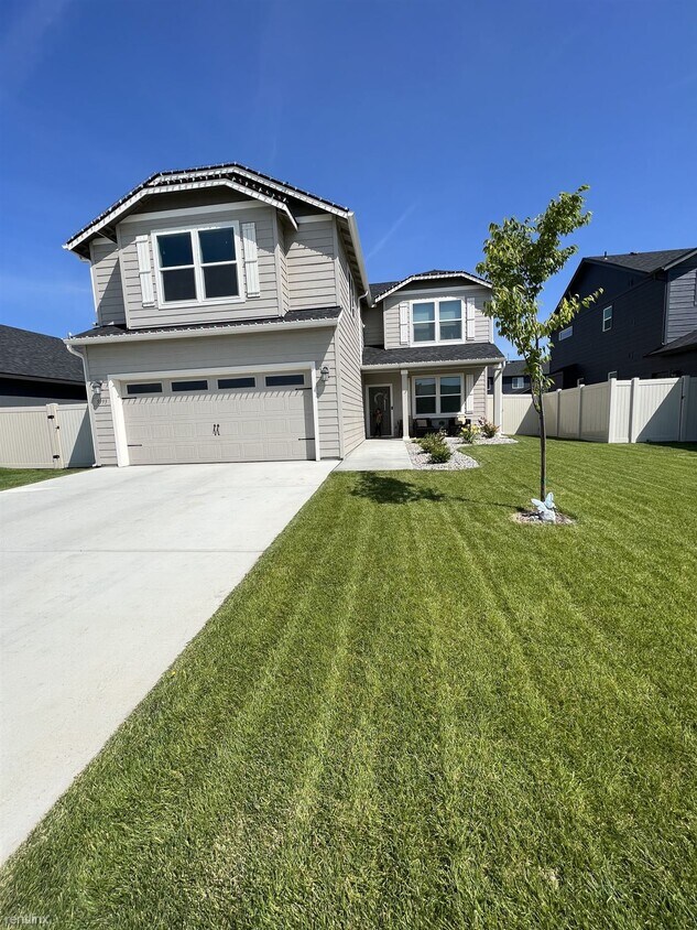3 br, 3 bath House 5993 West Harmony Street House for Rent in