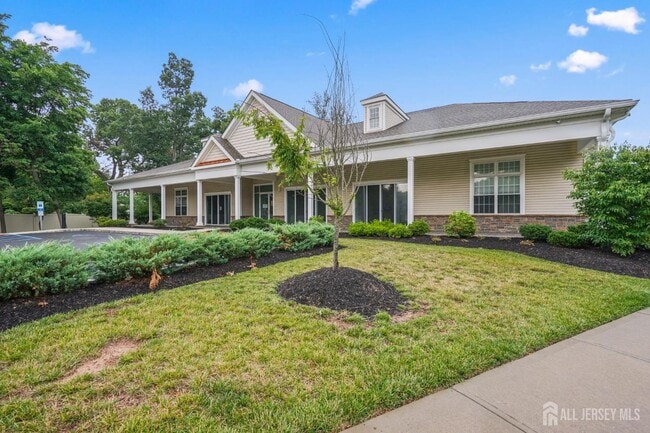Building Photo - 723 Lorhan Dr
