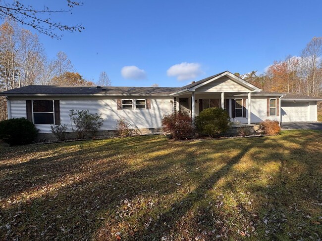 Building Photo - Three Bedroom Countryside Home in Corbin, KY