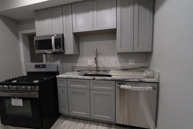 Building Photo - 507 E Mulberry St