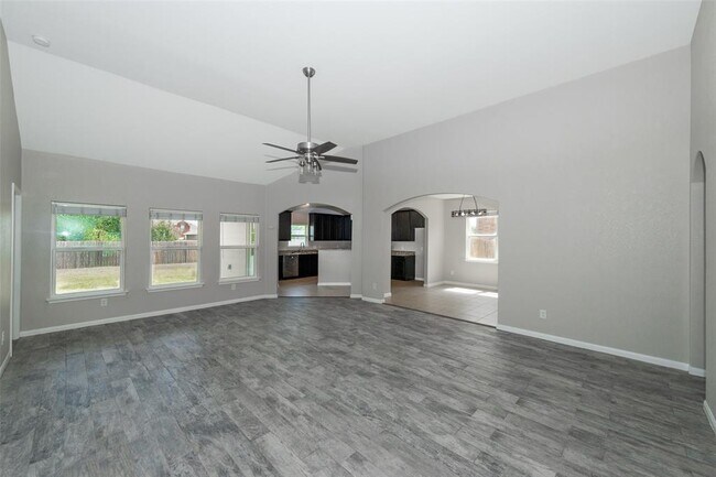 Foto del edificio - 1349 Twin Estates Dr