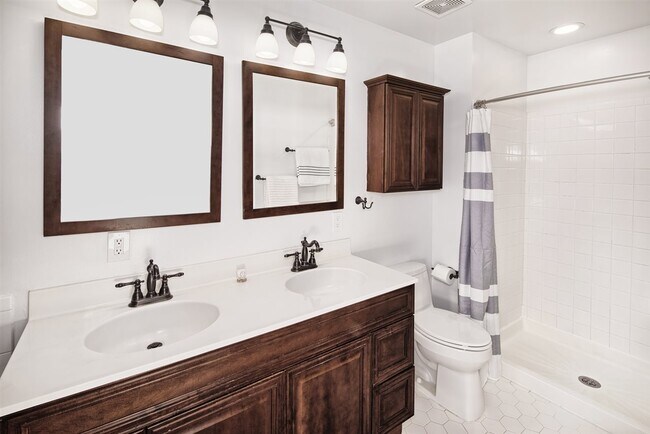 Foto del edificio - 453 Albany Ct