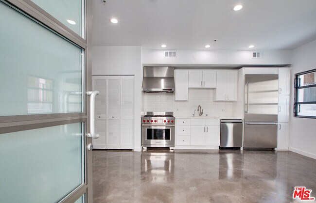 Foto del edificio - 1358 4th St