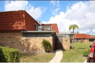 Building Photo - 4628 Suburban Pines Dr