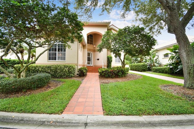 Foto del edificio - 4960 Sandpiper Ln S