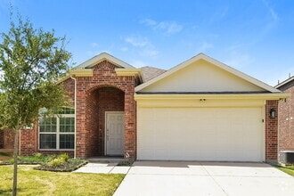 Building Photo - 1209 Rainer Dr