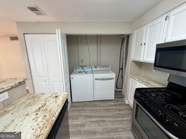 Building Photo - 4267 Parkview Ct