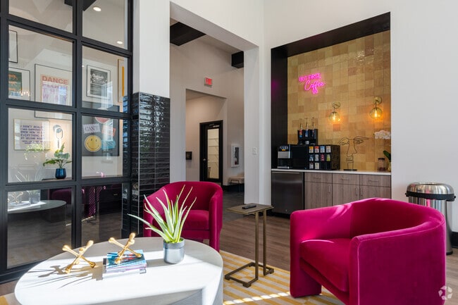 The Laurel - Cafe - The Laurel