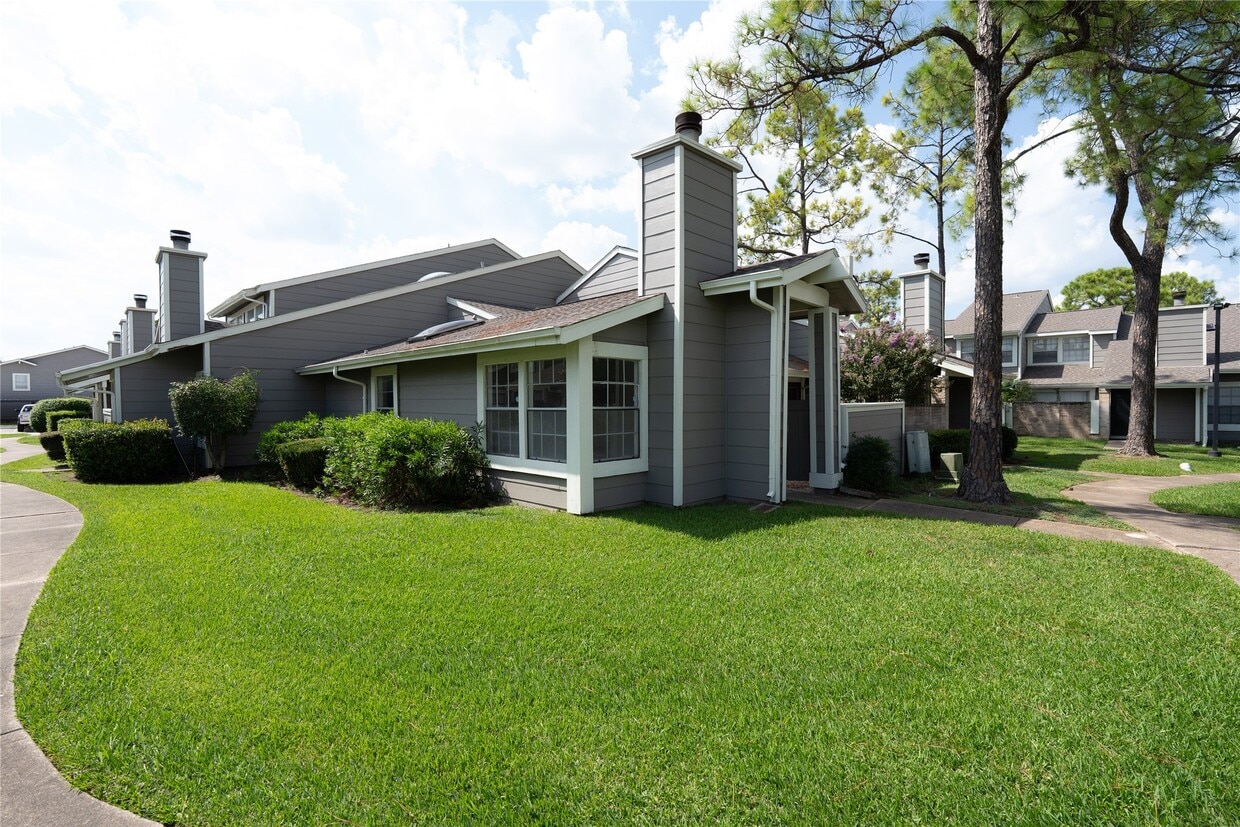 Foto principal - 6324 Shadow Tree Dr