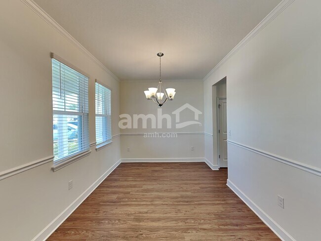 Building Photo - 529 Pine Terrace Dr