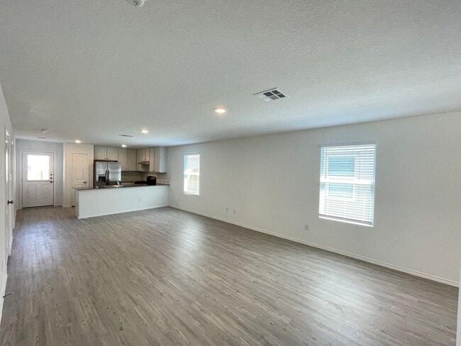 Building Photo - Beautiful 3/2 located in Parkside, NBTX