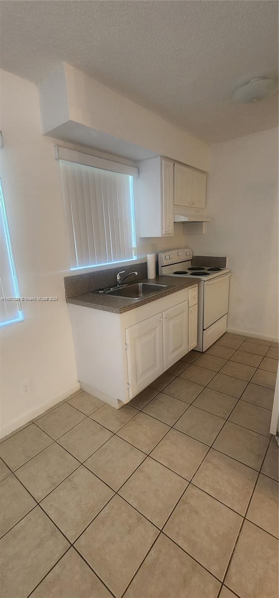 Building Photo - 6211 SW 37 Ct