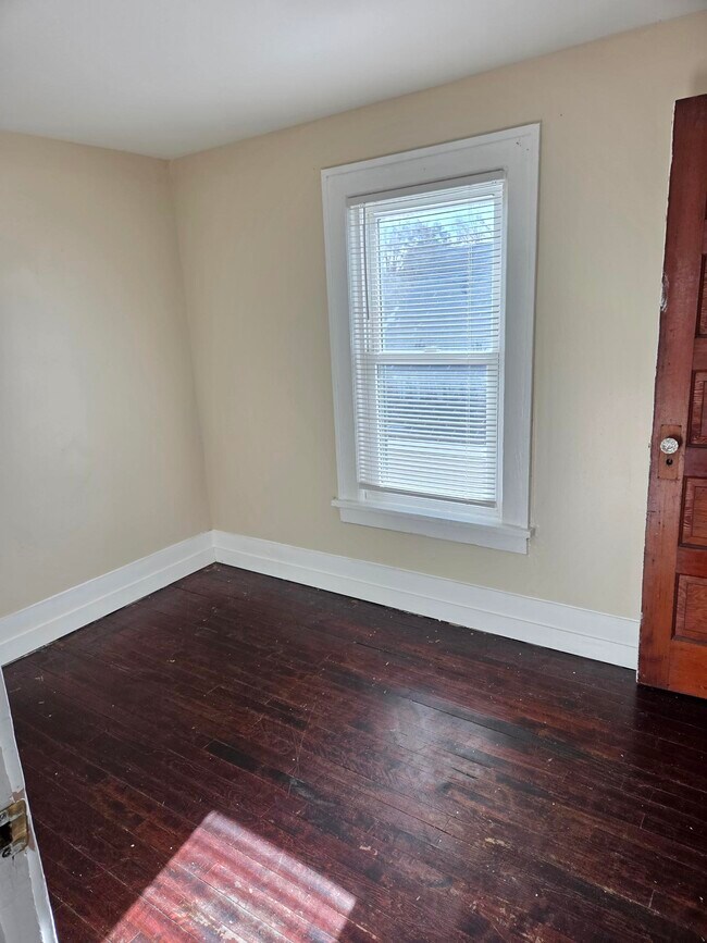 Foto del edificio - 3527 N Oliver Ave