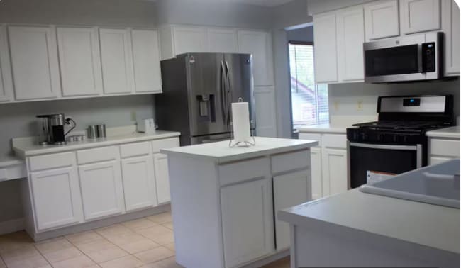 Kitchen - 9853 Salford Ln