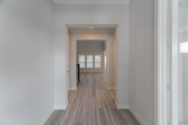 Building Photo - 155 Renodes Garden Ln