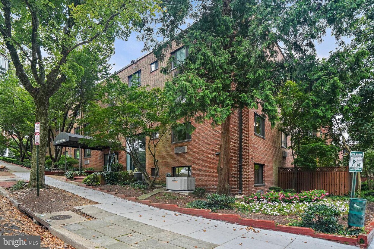 4114 Davis Pl NW Unit 2, Washington, DC 20007 Room for Rent in